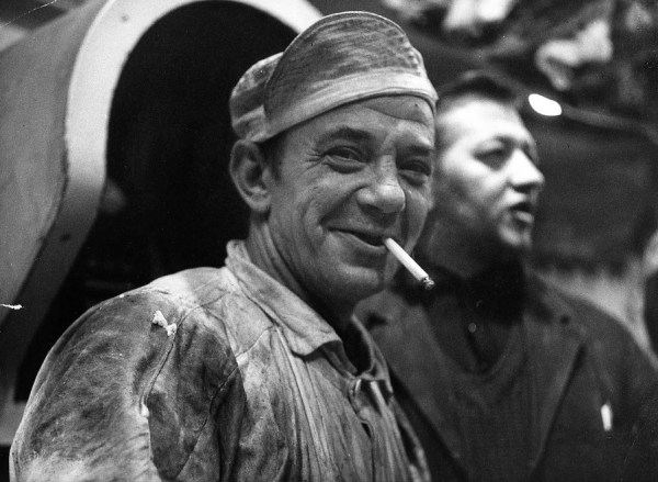 Portrait-à-la-cigarette-1967-©-Atelier-Robert-Doisneau