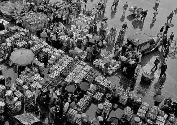 Les halles par doisneau
